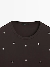 Oversized T-shirt with eyelets
