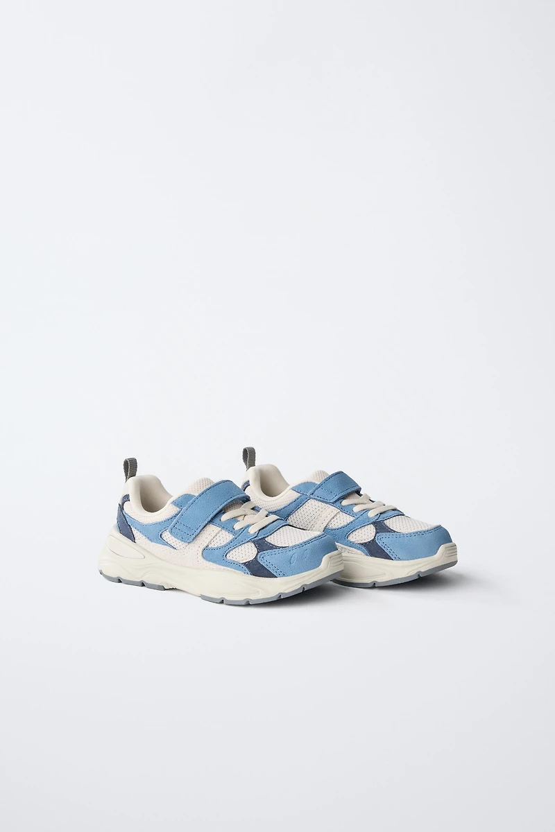 ATHLETIC SNEAKERS