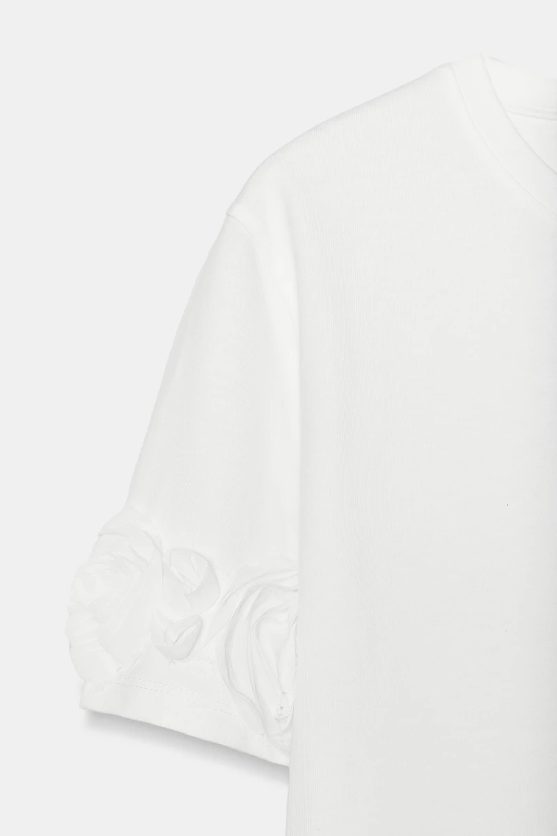 VOLUMINOUS FLORAL T-SHIRT