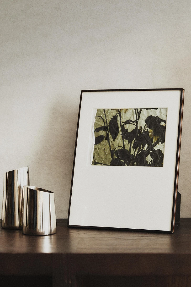 PICTURE FRAME WITH PASSE-PARTOUT