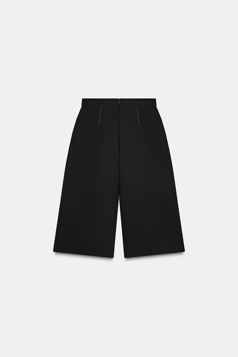 LONG SHORTS WITH CONTRAST STITCHING