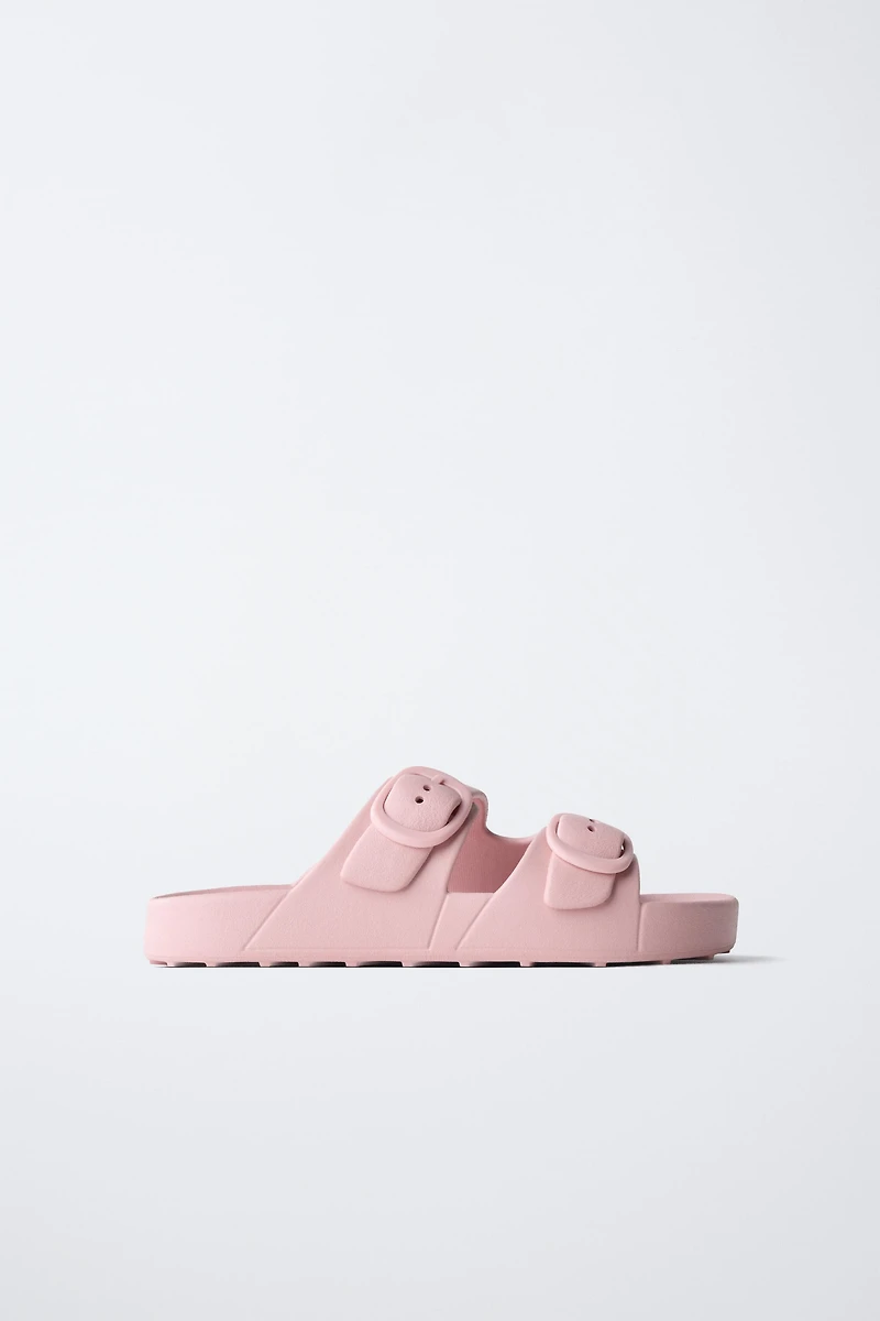 RUBBERIZED BUCKLED SANDALS