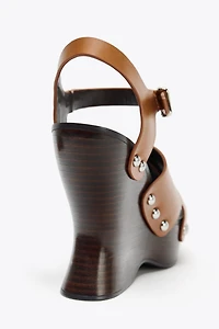 TALONS COMPENSÉS CLOUS CUIR