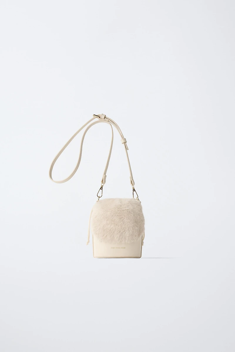 FAUX FUR BUCKET BAG