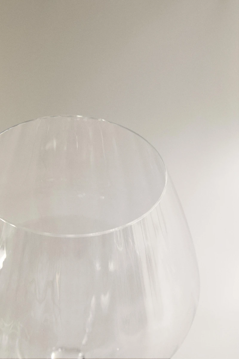 WAVY-EFFECT BOHEMIA CRYSTAL WINE GLASS