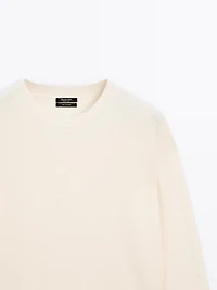 100% cashmere crew neck sweater