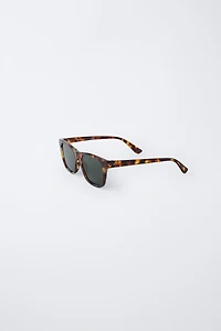 RECTANGULAR PLASTIC FRAME SUNGLASSES
