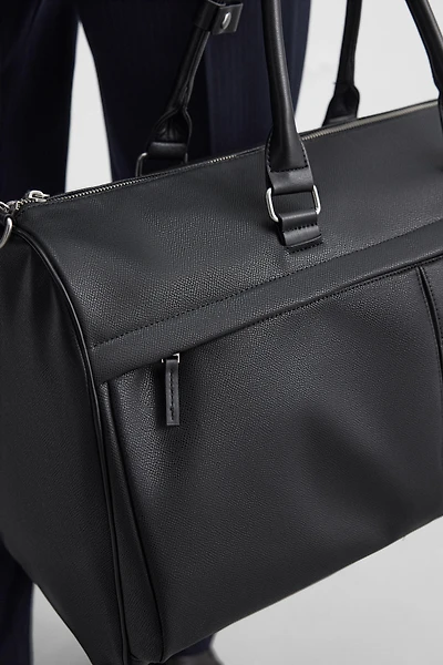 TEXTURED TRAVEL BAG