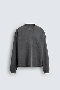 WASHED TEXTURED SWEATSHIRT
