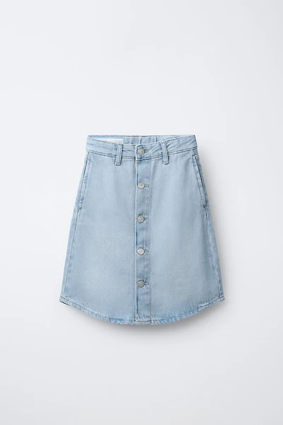 JUPE EN JEAN MI-LONGUE À BOUTONS