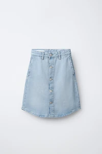 JUPE EN JEAN MI-LONGUE À BOUTONS