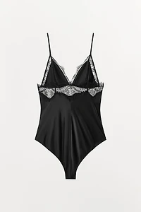 BODY SATINÉ AVEC DENTELLE