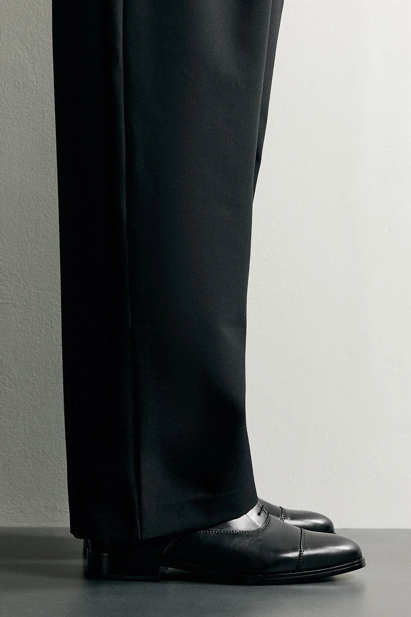 DRESS SHOES