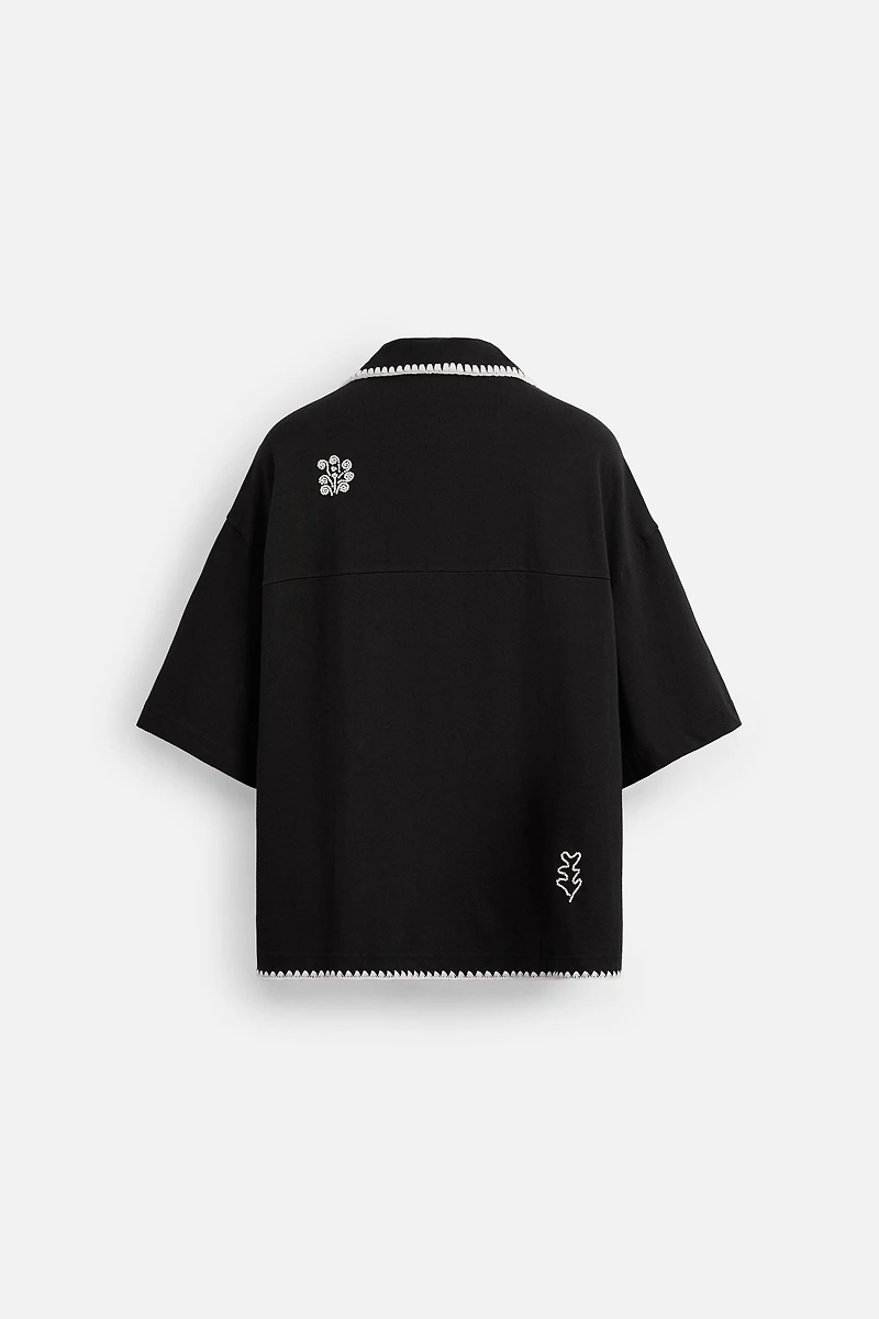 CONTRAST EMBROIDERY SHIRT