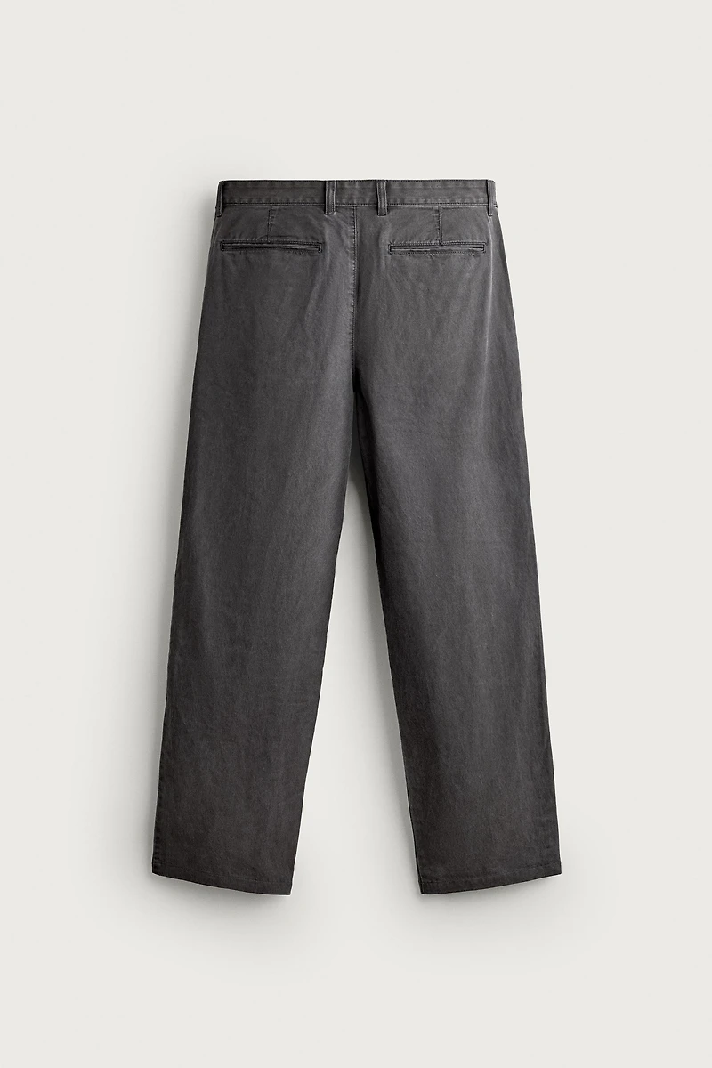 RELAXED FIT PLEATED CHINO PANTS