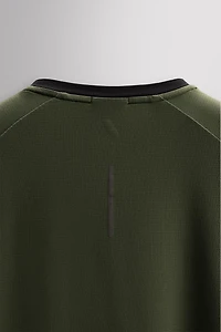 TEXTURED TRAINING T-SHIRT