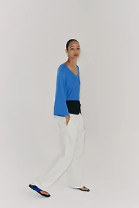 FLOWY V-NECK KNIT JUMPER