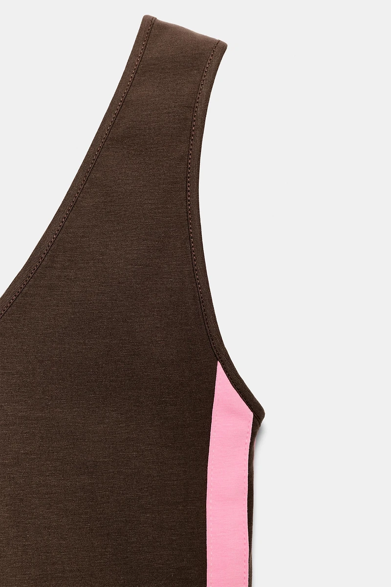 SIDE STRIPE TOP