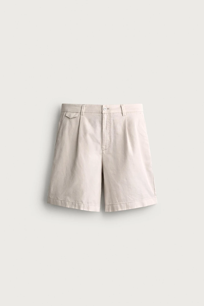 REGULAR FIT PLEATED SHORTS