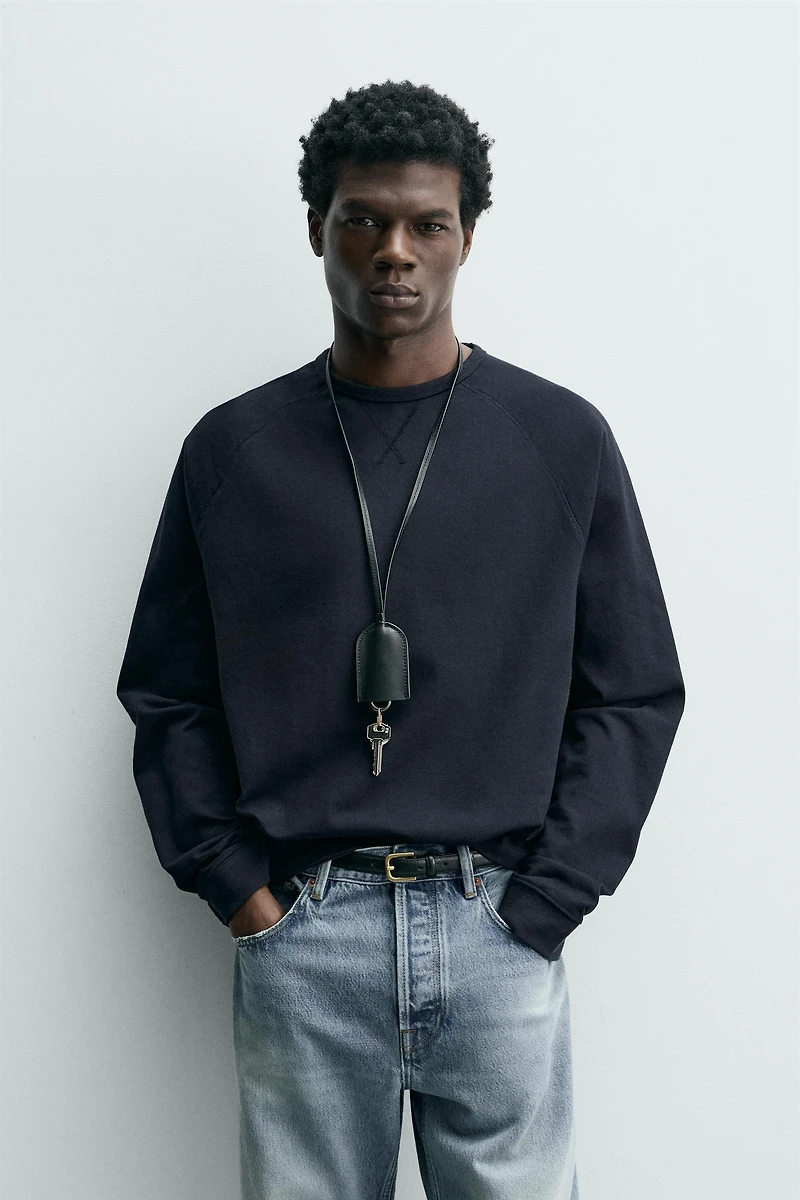 HEAVYWEIGHT CREWNECK T-SHIRT