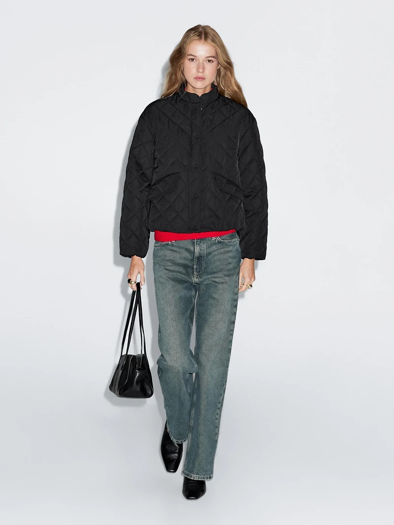 Short water-repellent quilted bomber jacket