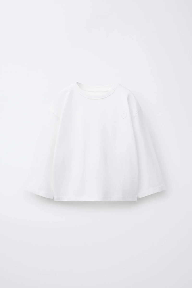 T-SHIRT BASIQUE CŒUR BRODÉ