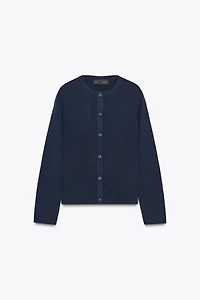 GILET BASIQUE EN MAILLE À BOUTONS