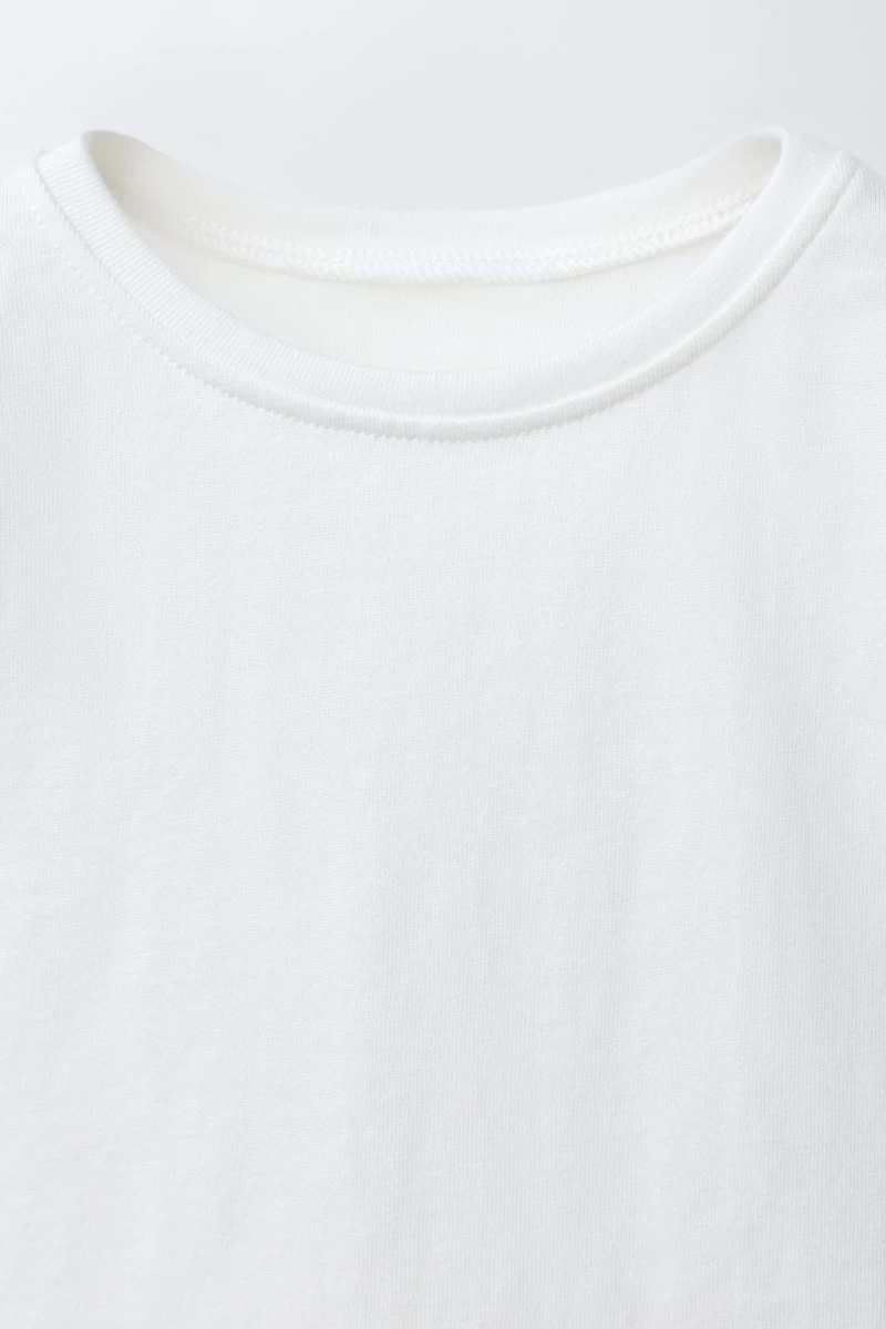 FLORAL APPLIQUÉ T-SHIRT