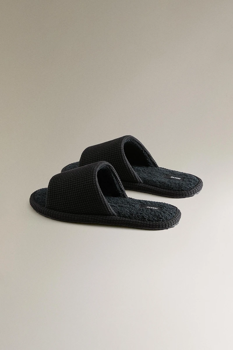 OPEN TERRYCLOTH BATHROOM SLIPPERS