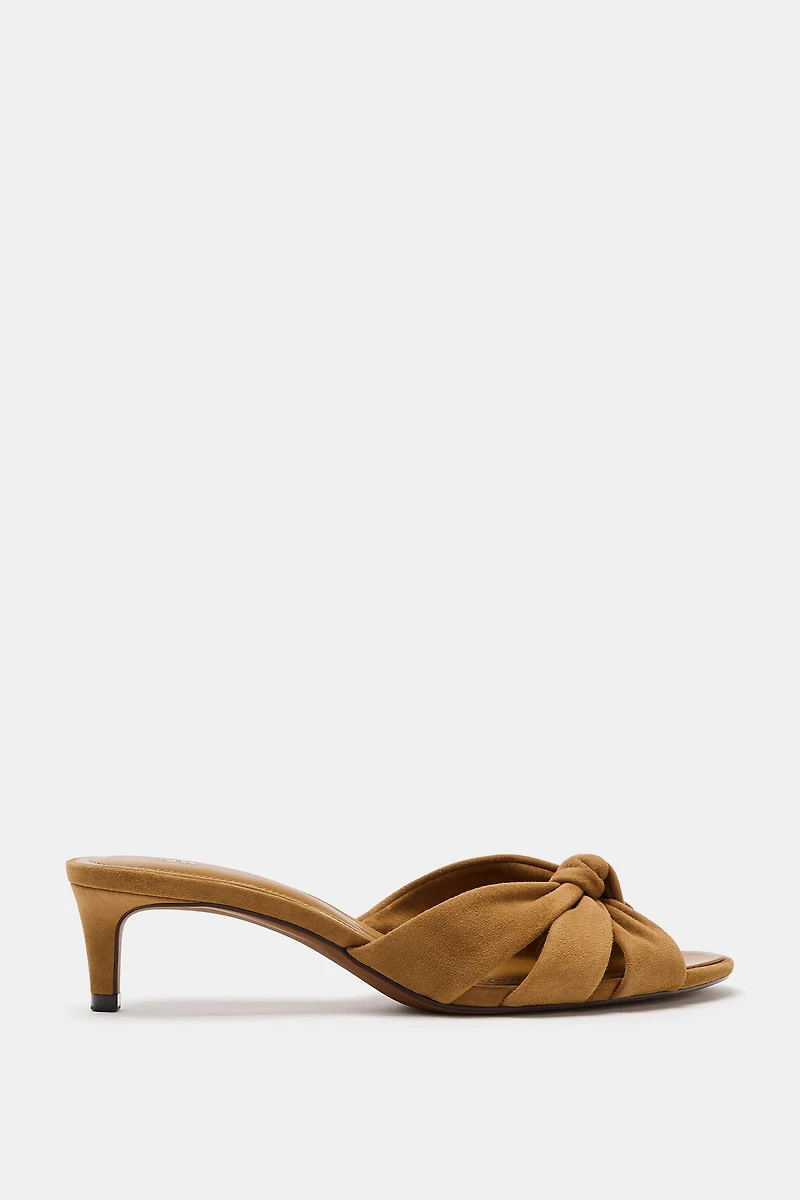 SANDALES EN CUIR À NŒUD