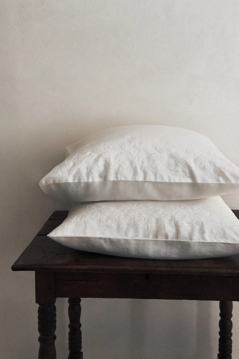 EMBOSSED COTTON AND LINEN PILLOWCASE