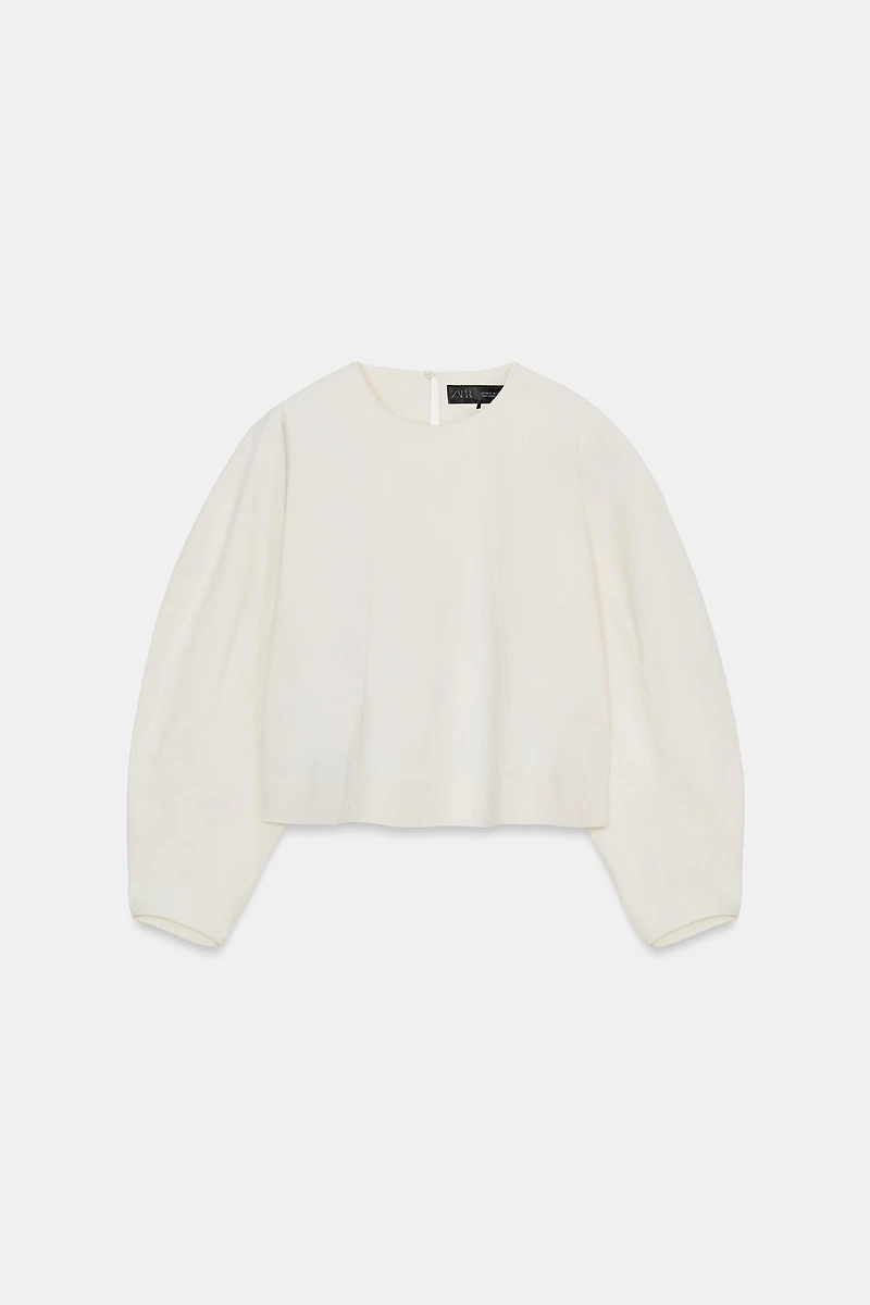 VOLUME SLEEVE CROP TOP