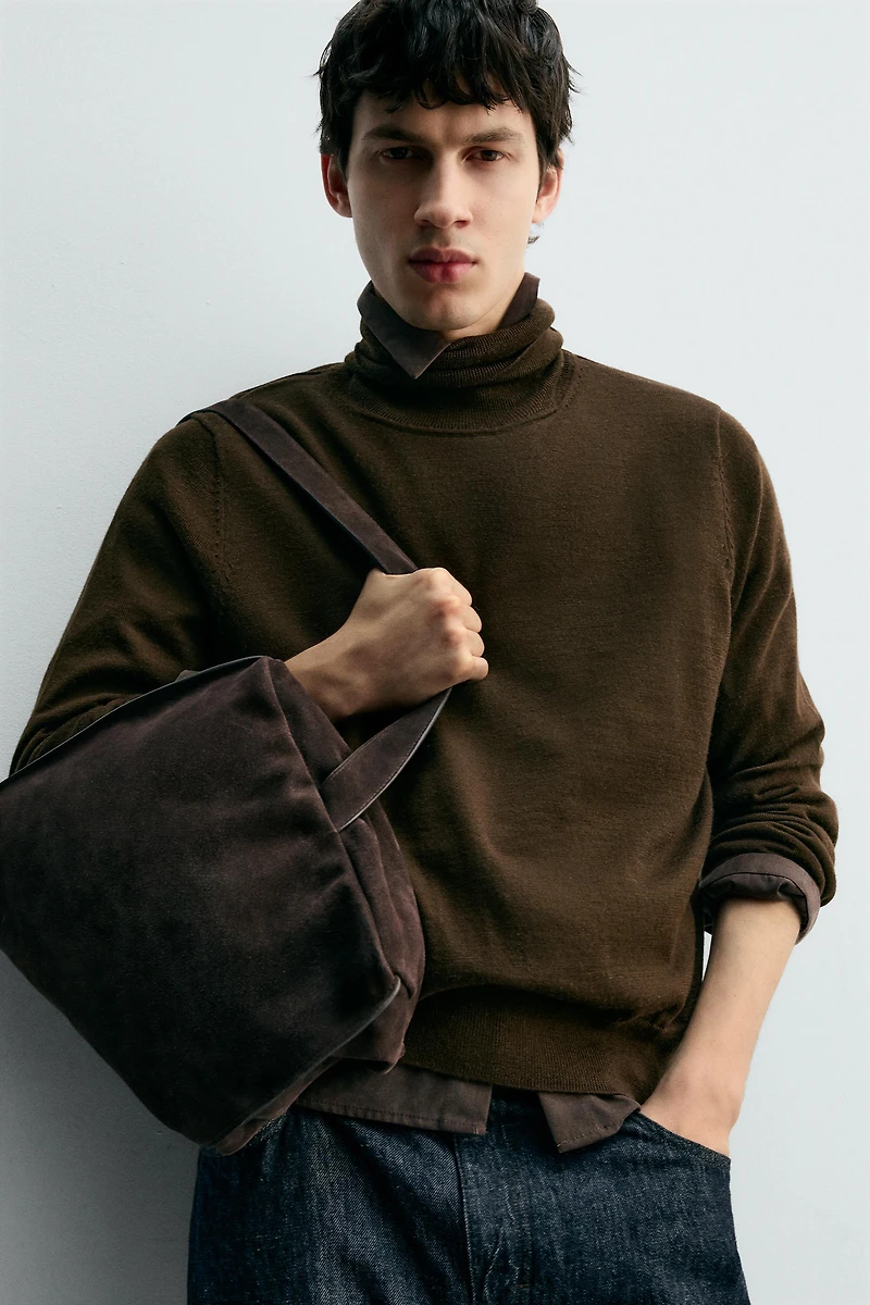 100% WOOL TURTLENECK SWEATER