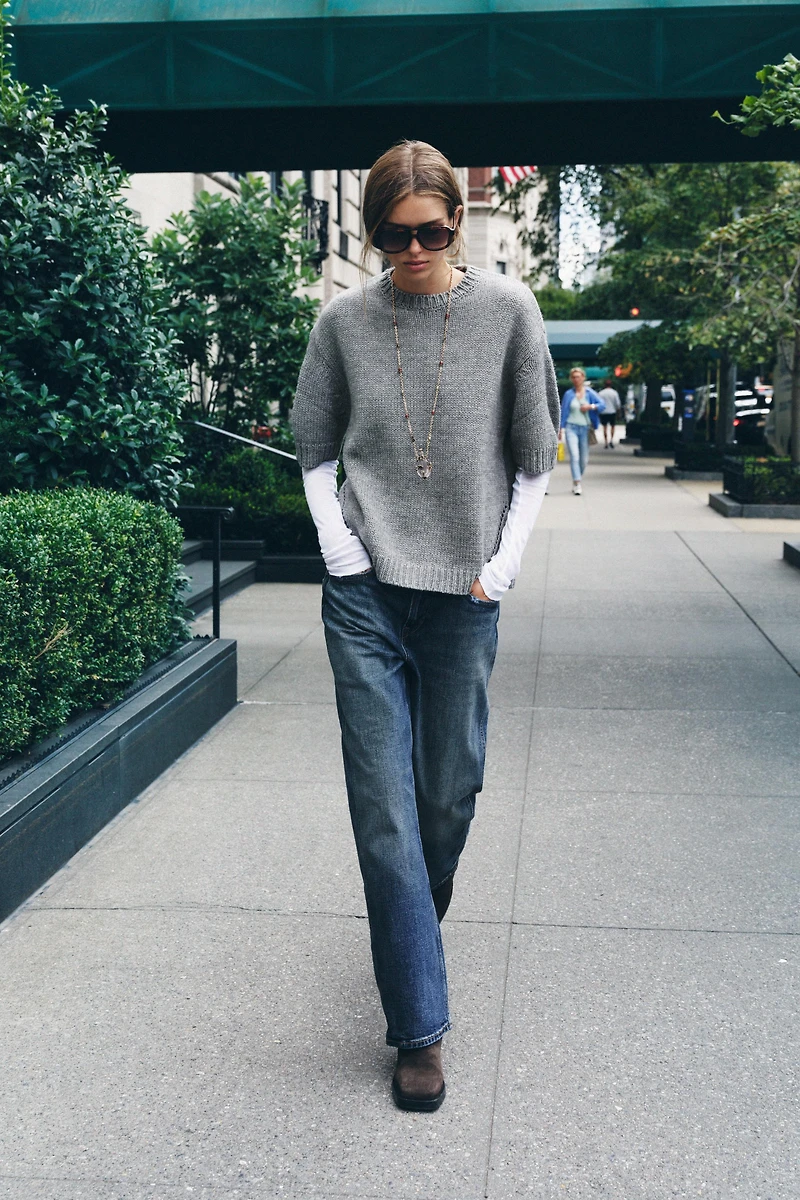 OVERSIZED SHORT SLEEVE KNIT SWEATER