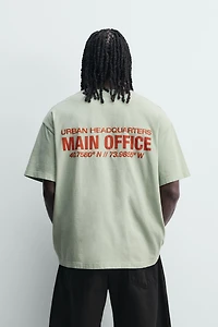 T-SHIRT LAVÉ À INSCRIPTIONS IMPRIMÉES