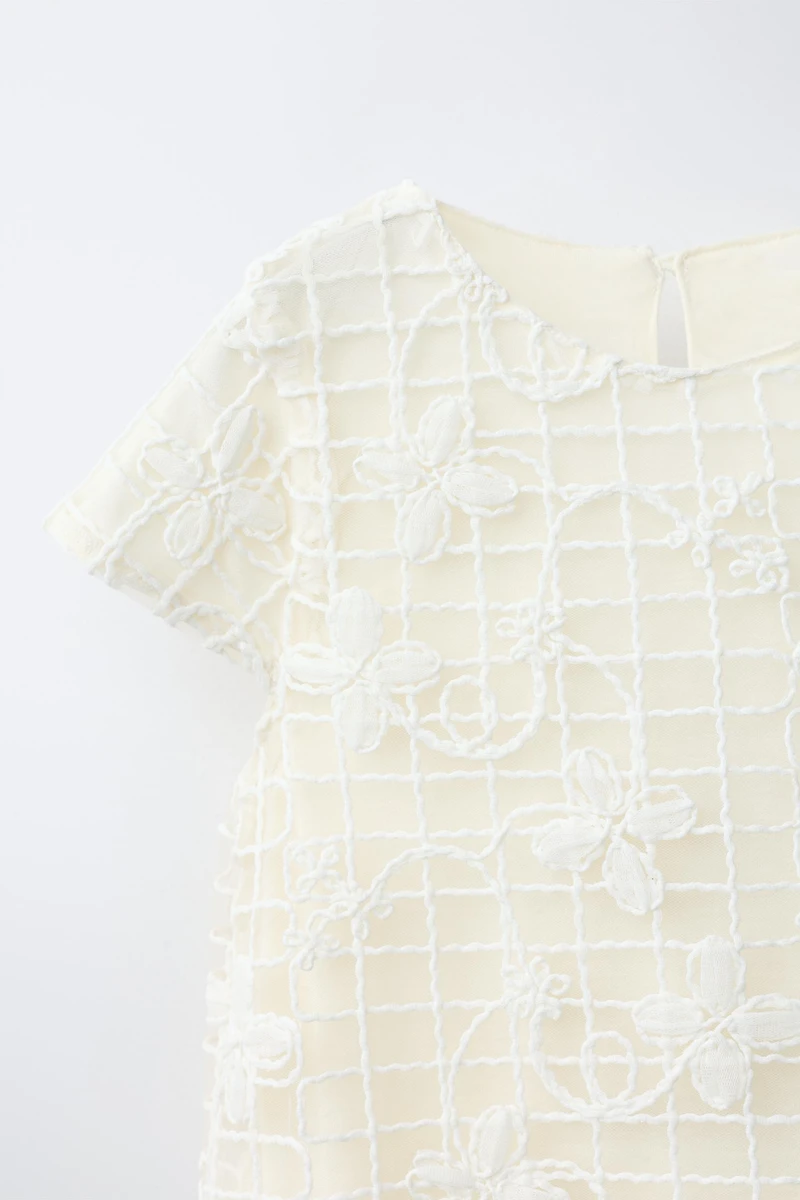 ROBE EN TULLE FLEURIE