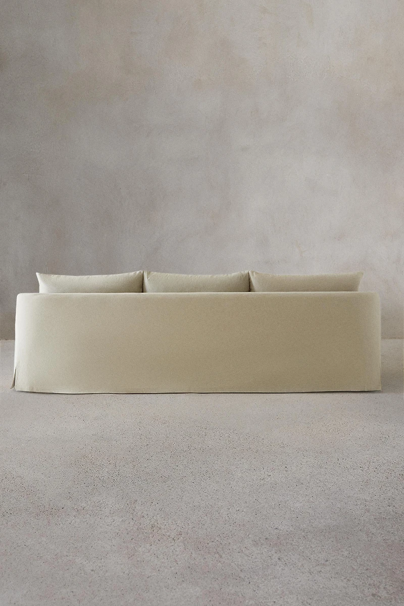 COUCH 01