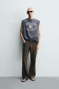 T-SHIRT SANS MANCHES IMPRIMÉ CADENAS