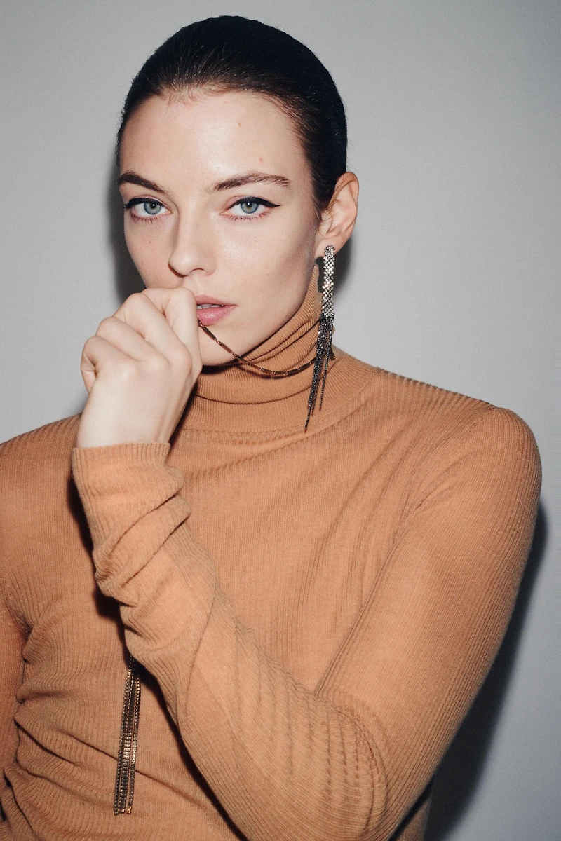 BOUCLES D'OREILLES LONGUES À BRILLANTS