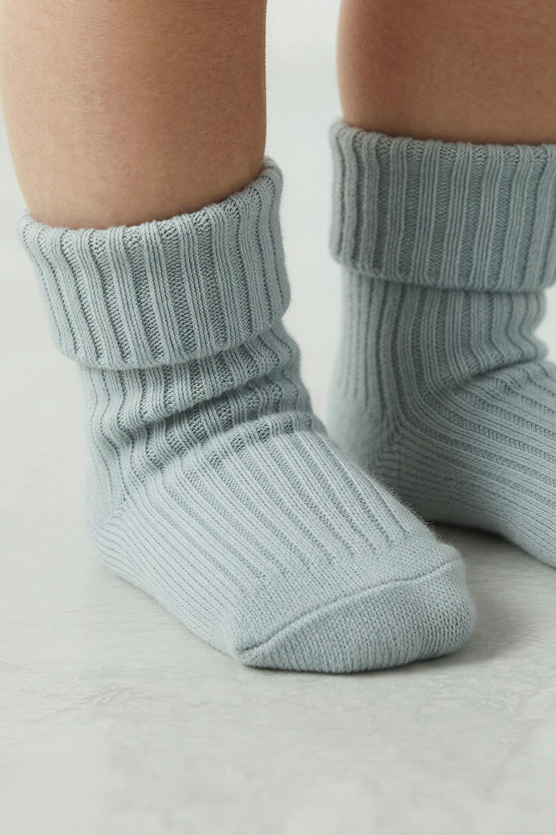 LOT DE QUATRE CHAUSSETTES COULEURS EN BOÎTE