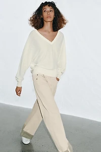 V-NECK KNIT JUMPER