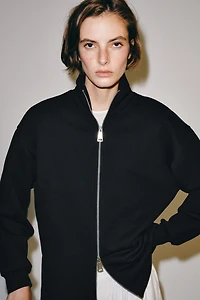 ZIP-UP SWEATSHIRT