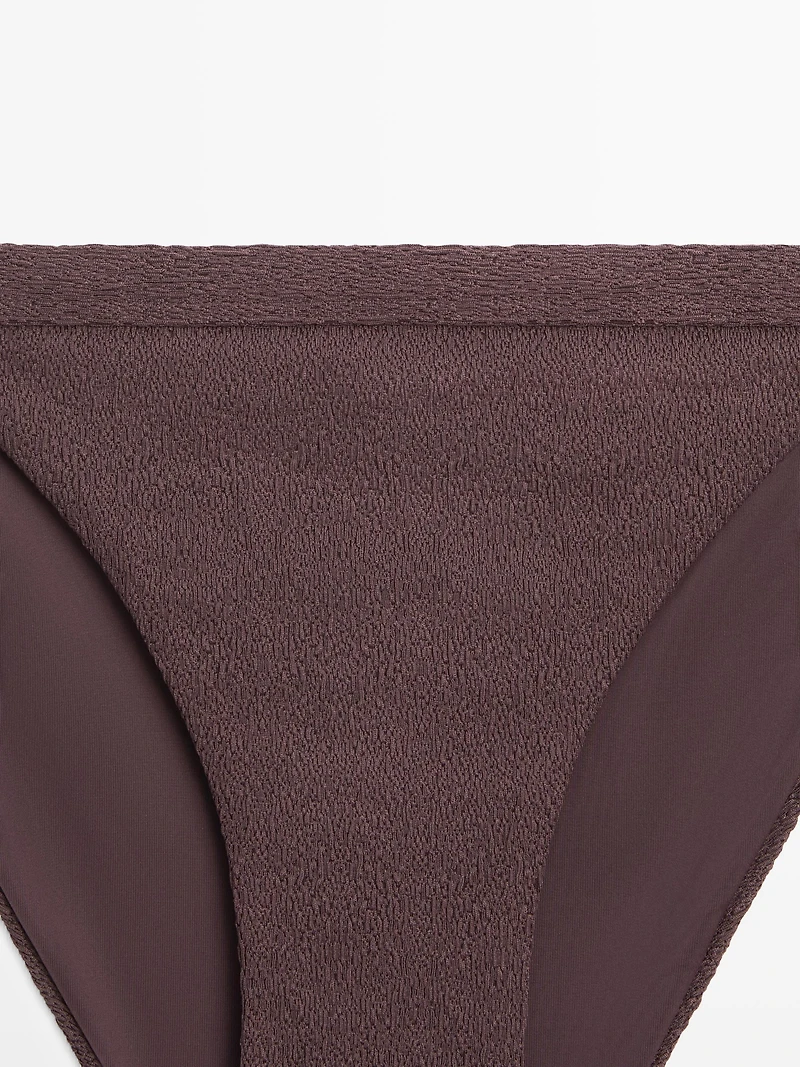 Textured bikini bottoms