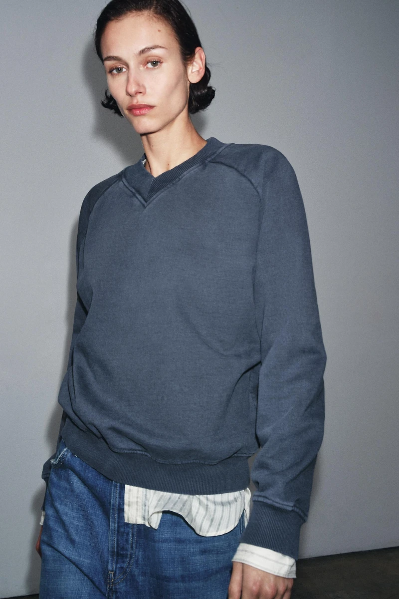 WASHED EFFECT SWEATSHIRT
