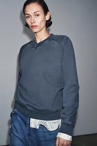 WASHED EFFECT SWEATSHIRT