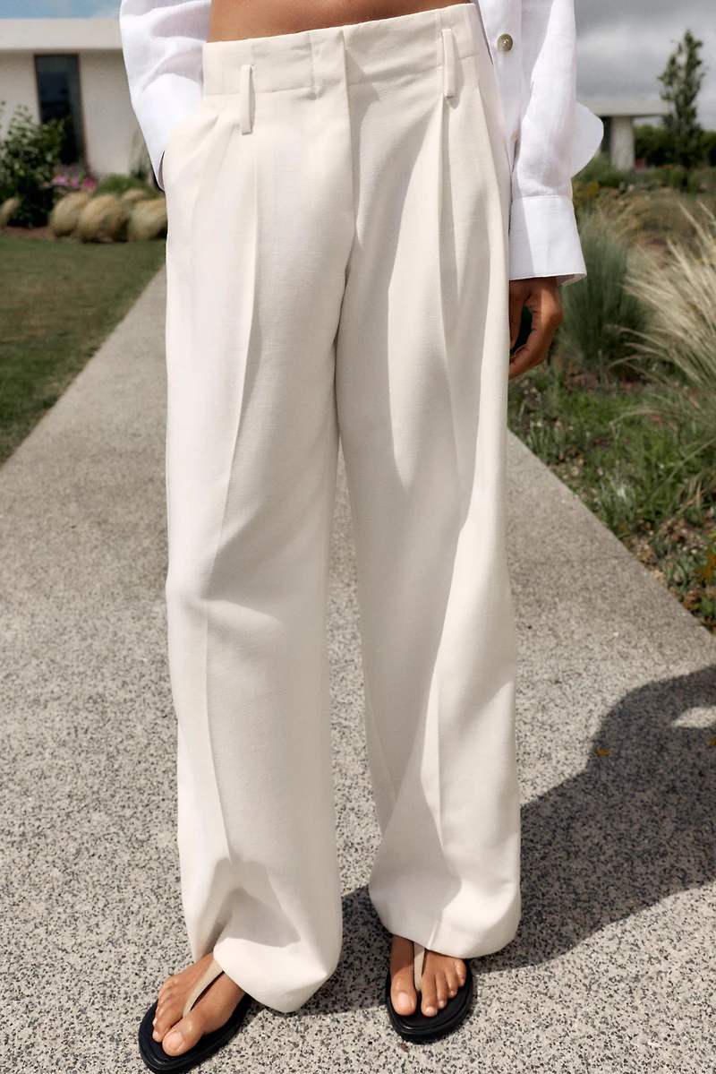 PLEATED WIDE LEG PANTS