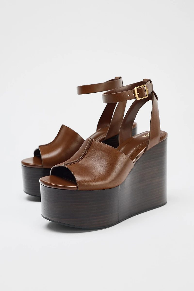 TALONS COMPENSÉS BRACELET EN CUIR