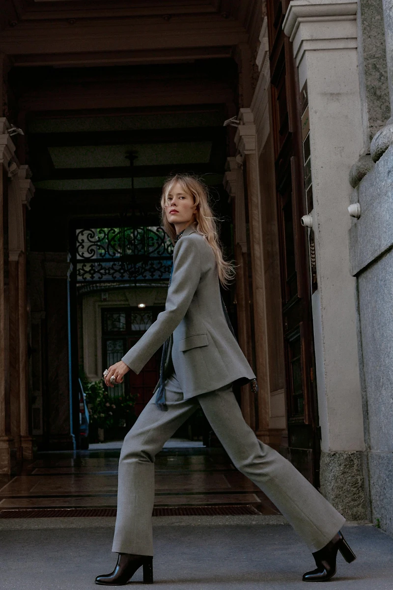 ONE-BUTTON TAILORED BLAZER