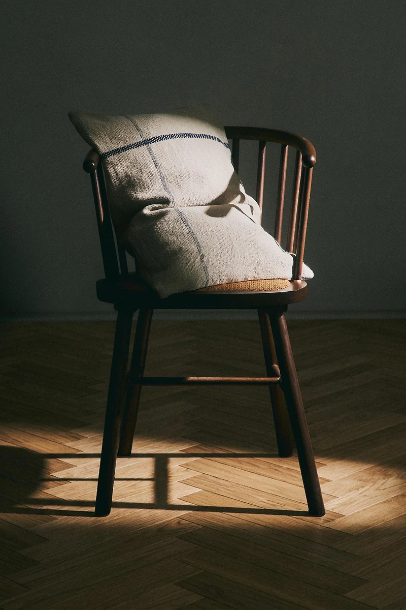 CONTRAST LINE THROW PILLOW COVER