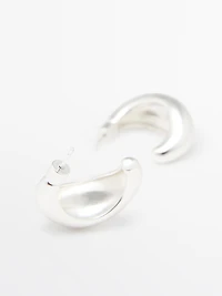 Half-moon hoop earrings